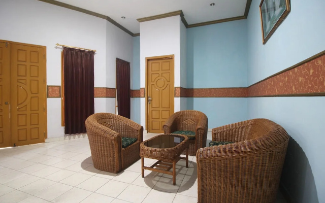 OYO 2222 Hotel Lee