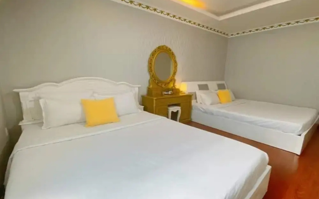Crowne Bui Vien Hotel