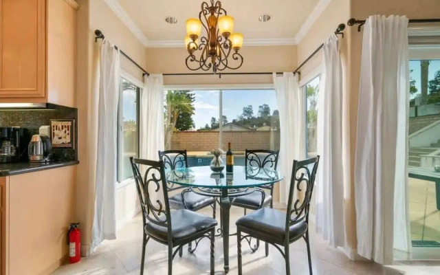 Marbella Lane - Revitalizing Getaway w Pool