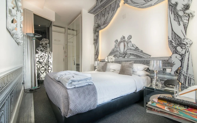 Teatro Boutique Rooms & Suites