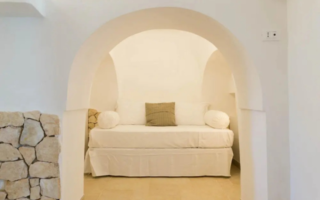 Villa d Itria Trullo Pool by Wonderful Italy