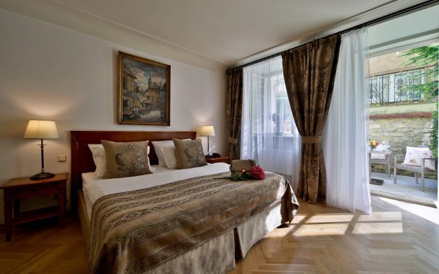 Appia Hotel Residences