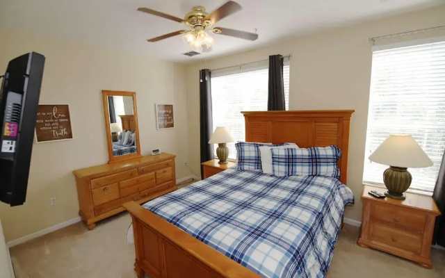 5075 Vista Cay