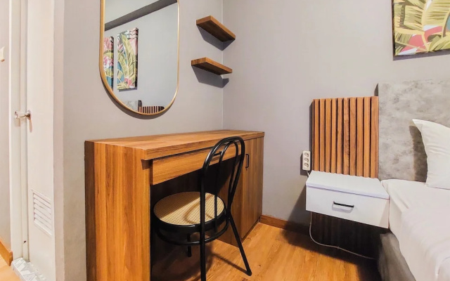 Relaxing And Homey Studio Sky View Apartment