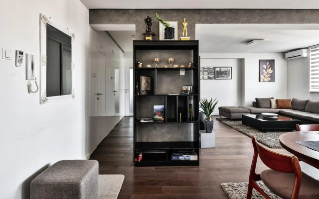 2 bedroom Penthouse in city center, free parking