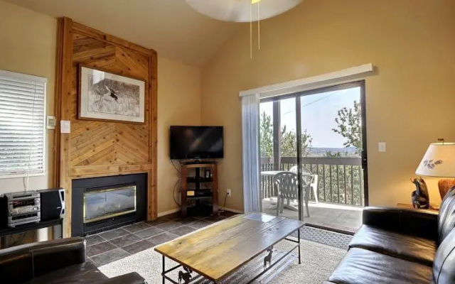 Luxury Abode at Red Pine
