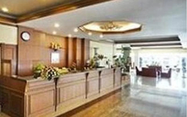 Thaksin Hotel