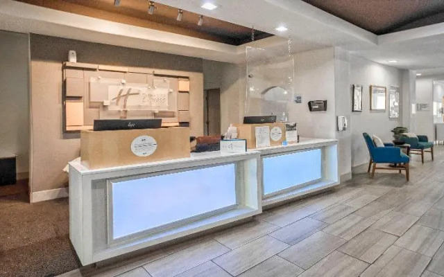 Holiday Inn Express Beeville