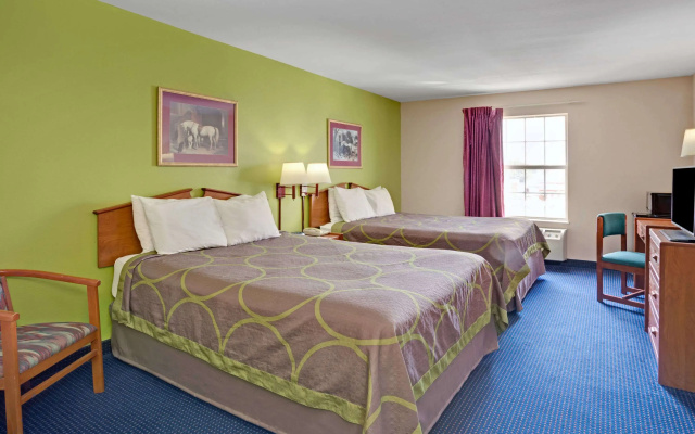 Super 8 by Wyndham Louisville/Expo Center