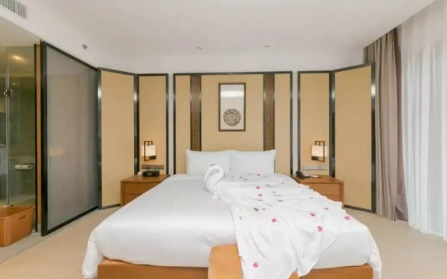 La Fountain Hotel & Resort