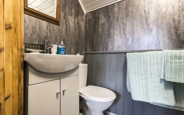 Holey Moley Lodge - 2 Bedroom