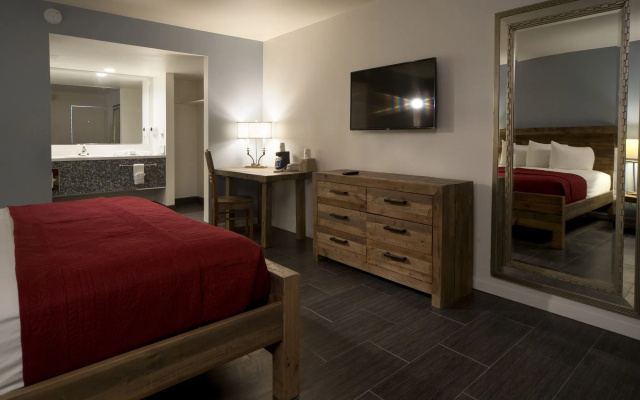 Thunderbird Hotel