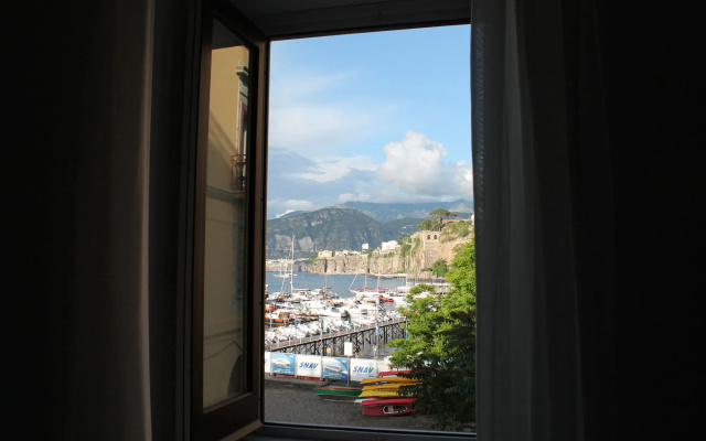 Surriento Suites