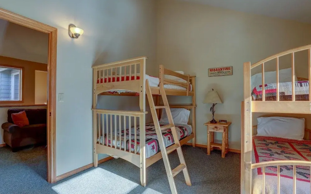 Newly Remodeled 27 Gannet Home Features Kayaks, Bikes, and Hot Tub by Redawning