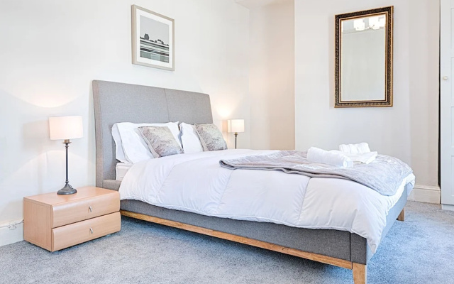 Swansea Town House - 5 min to City Ctre