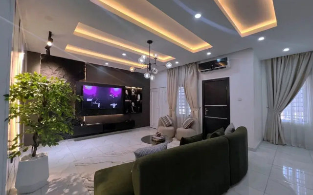 L Rina Apartment