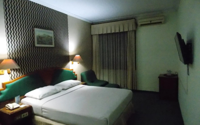 Hotel Puri Mega