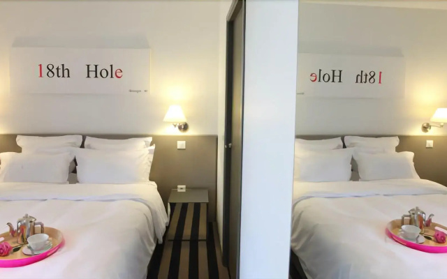 Hotel 202