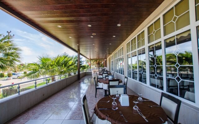 Отель Entur Thermal Resort & Spa вид на фасад