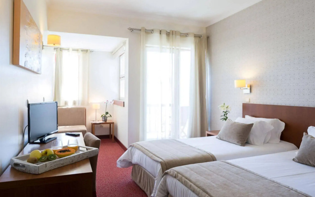 AMORAS – Country House Hotel