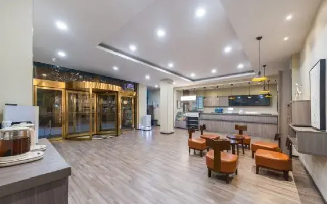 HanTing Hotel (Zibo Badaju Railway Station)
