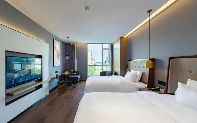INZONE GARLAND SELECTION Hotel (Qihe County Wanda Plaza Quancheng Oulebao)