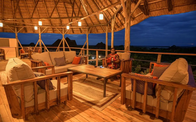 Aardvark Safari Lodge