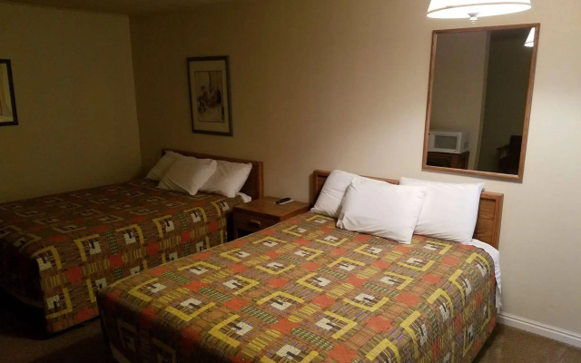 Lamplighter Lodge
