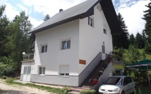 Guest House Kavedžić