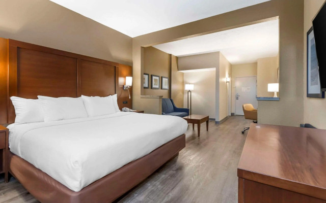 Comfort Suites