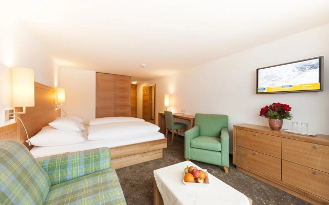 Hotel Sunora - Ski In Ski Out - Formerly Hotel Schranz