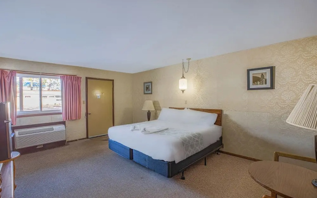 Love Hotels Tomahawk at Lake Mohawksin WI
