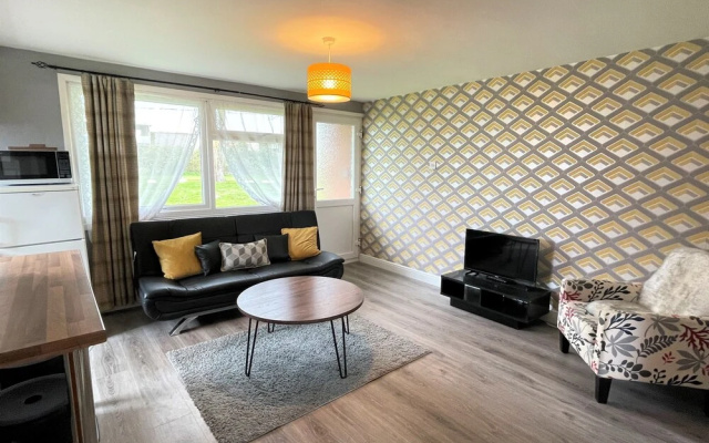 Sea Breeze Holiday Chalet, Convenient for Beach