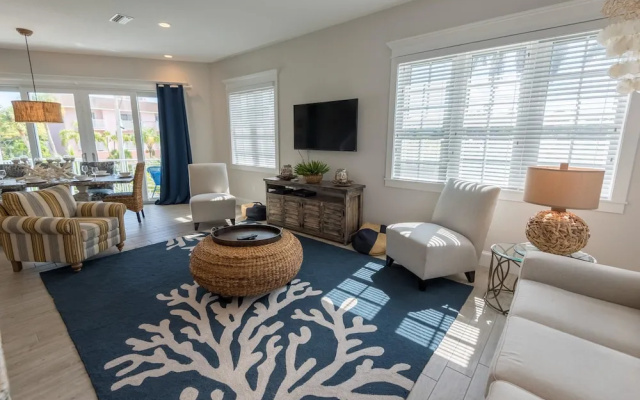 Tiki Beach Apartment 6