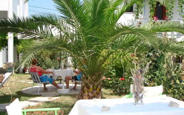 Maria Studios & Apartments