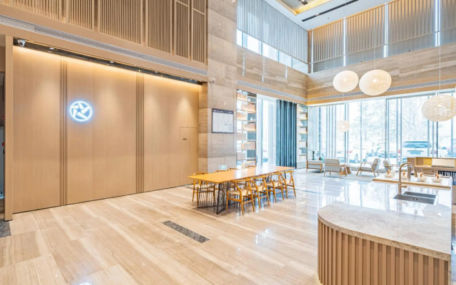Starway Hotel (Changji Dongfang Plaza)