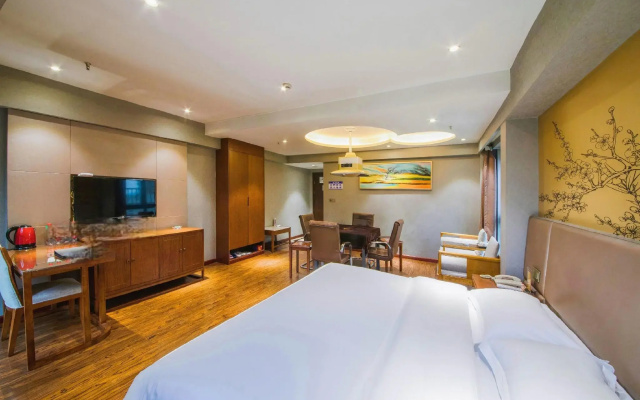 Caifu Holiday Hotel