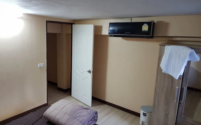 Everest Hostel