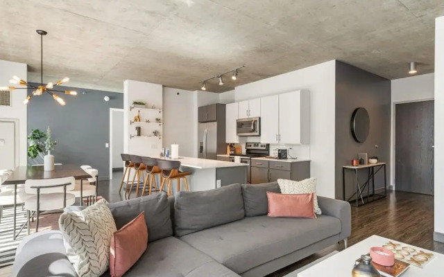 Group Home 3 Luxe Apts Spacious Central