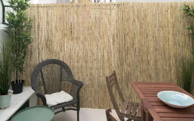 Spacious Bairro Alto Apartment + Courtyard, By TimeCooler