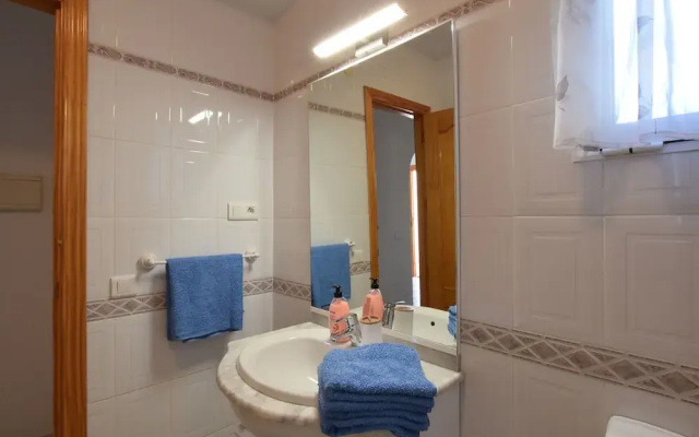 Cozy Holiday Home With Private Swimming Pool in Viñuela