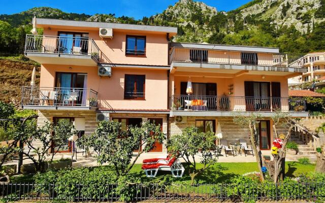 Апартаменты Apartments Andrija вид на фасад