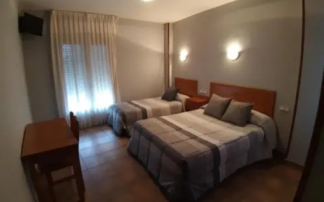 Hotel Los Leones