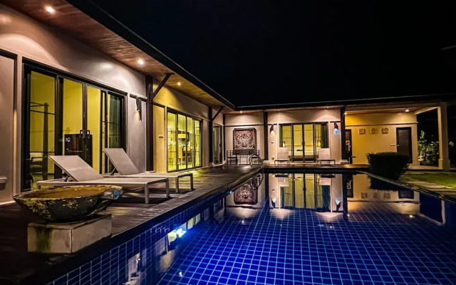 Emerald Pool Villa