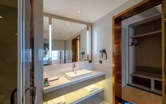 Lavande Hotel Yangjiang Baili Plaza Store