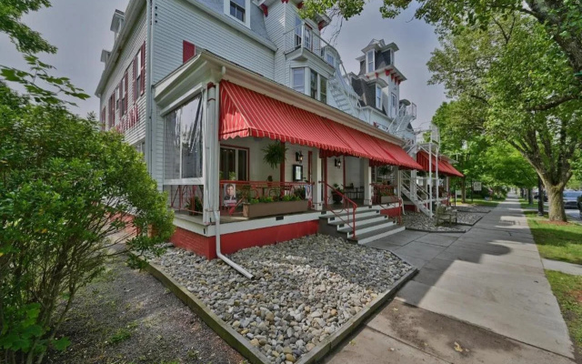 Tom Quick Inn