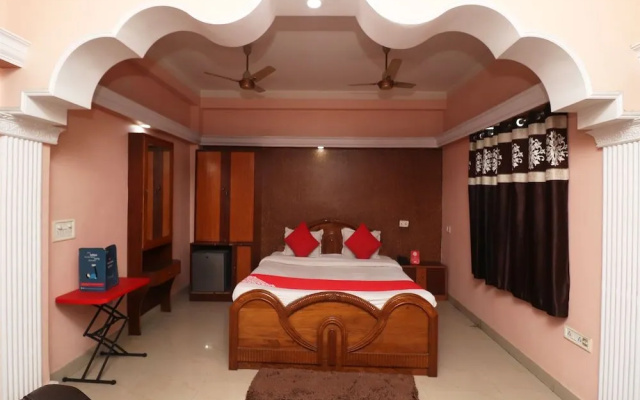 OYO 33455 Hotel Shivam