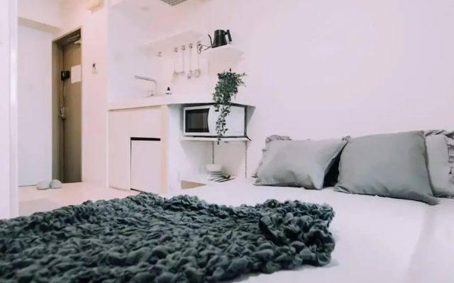 Minimalist Loft 402