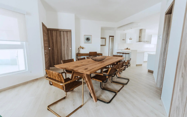 Ocean views apartment with private beach in Playa