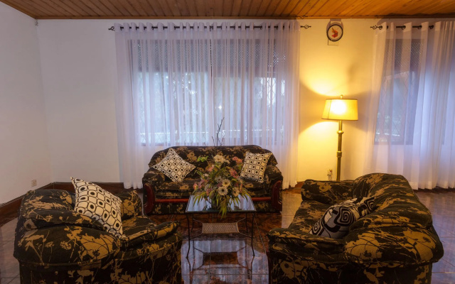 Tamarind Tree Inn.